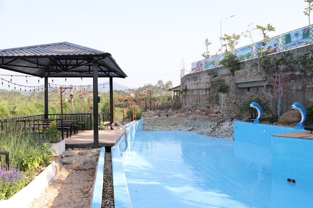 Bể bơi khu ve suối tại khu dân cư Đồng Đỉnh
